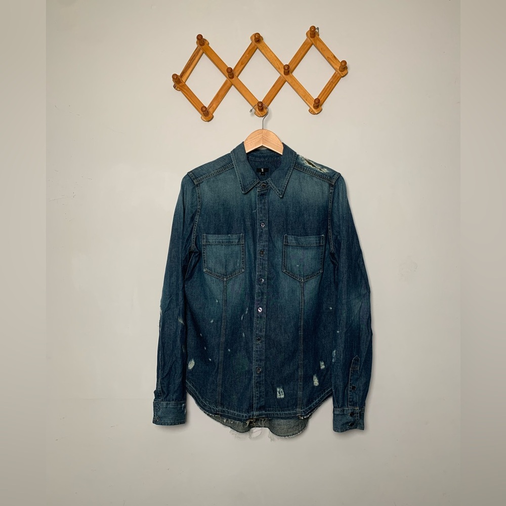 Women’s Artisan De Luxe Distressed Denim Blue Jean Collared Shirt SZ M